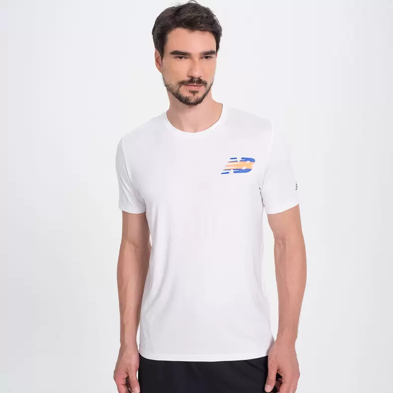 Oferta de Camiseta Tenacity Print Masculina por R$129,99 em New Balance