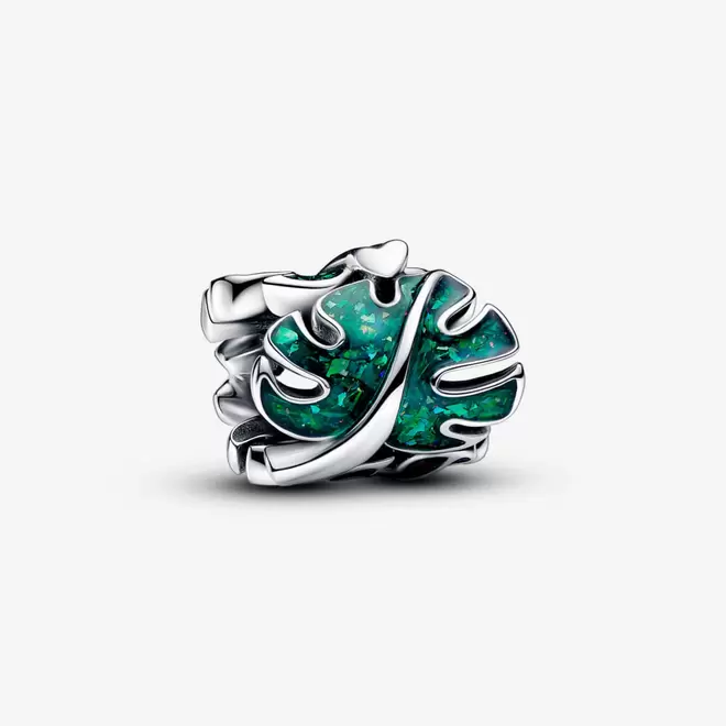 Oferta de Charm Prata Folha Monstera por R$659 em Pandora