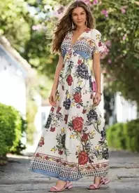 Oferta de Quintess - Vestido Longo Floral Étnico com Decote Profundo por R$139,99 em Posthaus
