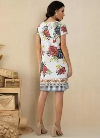 Oferta de Quintess - Vestido com Bolsos Floral Étnico por R$59,99 em Posthaus