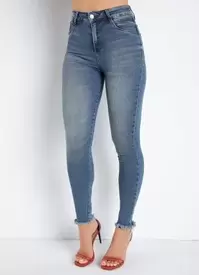 Oferta de Sawary Jeans - Calça Jeans Push Up com Barra Desfiada Sawary por R$159,99 em Posthaus
