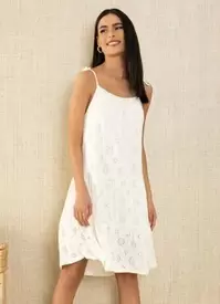 Oferta de Quintess - Vestido Off White com Recortes em Camadas por R$159,99 em Posthaus