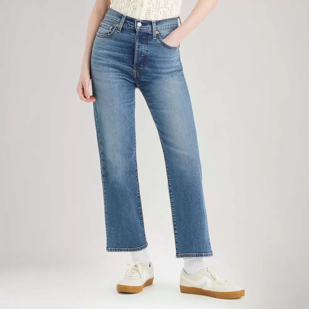 Oferta de Calça Jeans Levi's® Ribcage Straight Ankle Lavagem Clara por R$399,9 em Levi's