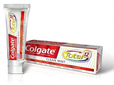 Oferta de Creme Dental Colgate Total 12 90g Clean Mint por R$7,99 em Public Supermercados