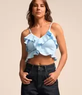 Oferta de Blusa de Alça Cropped Texturizada com Babado e Lastex nas Costas por R$139,9 em Renner