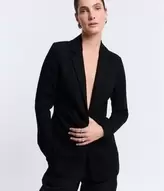 Oferta de Blazer Alongado em Ponto Roma com Bolsos Embutidos por R$299,9 em Renner