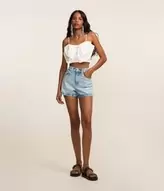 Oferta de Short Slim em Jeans com Ondinhas de Brilhos por R$139,9 em Renner