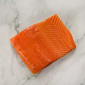 Oferta de Filé de Salmão em Pedaço  650g por R$75 em Swift