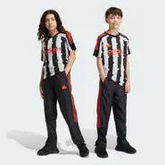 Oferta de Calça Tiro Woven Infantil por R$179,99 em Adidas