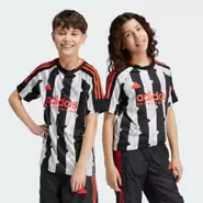 Oferta de Camiseta Infantil Tiro por R$89,99 em Adidas