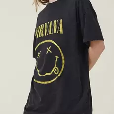 Oferta de Camiseta de banda de rock vintage feminina por R$40,32 em AliExpress