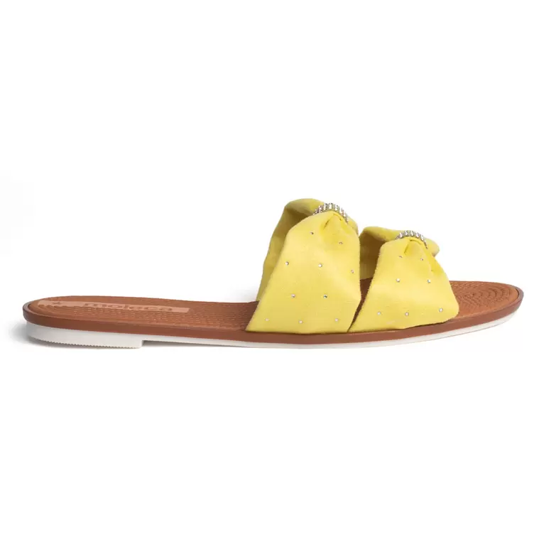 Oferta de Chinelo Feminino Moleca Rasteira Amarelo por R$35,96 em C&A