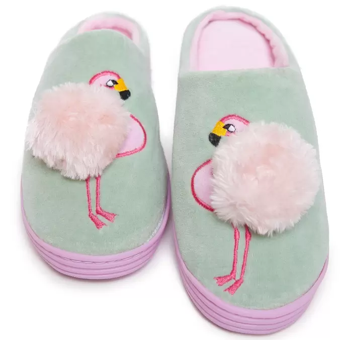 Oferta de Pantufa Flamingo Cotton Day Plush rosa por R$69,98 em C&A