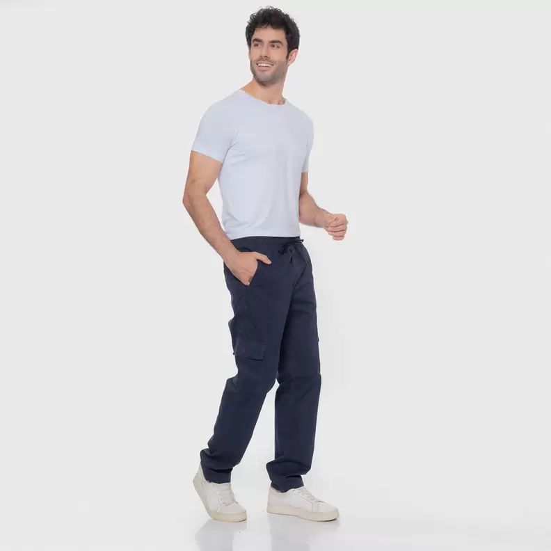 Oferta de Calça Cargo Sarja Masculina Conforto 7847 por R$129,9 em C&A