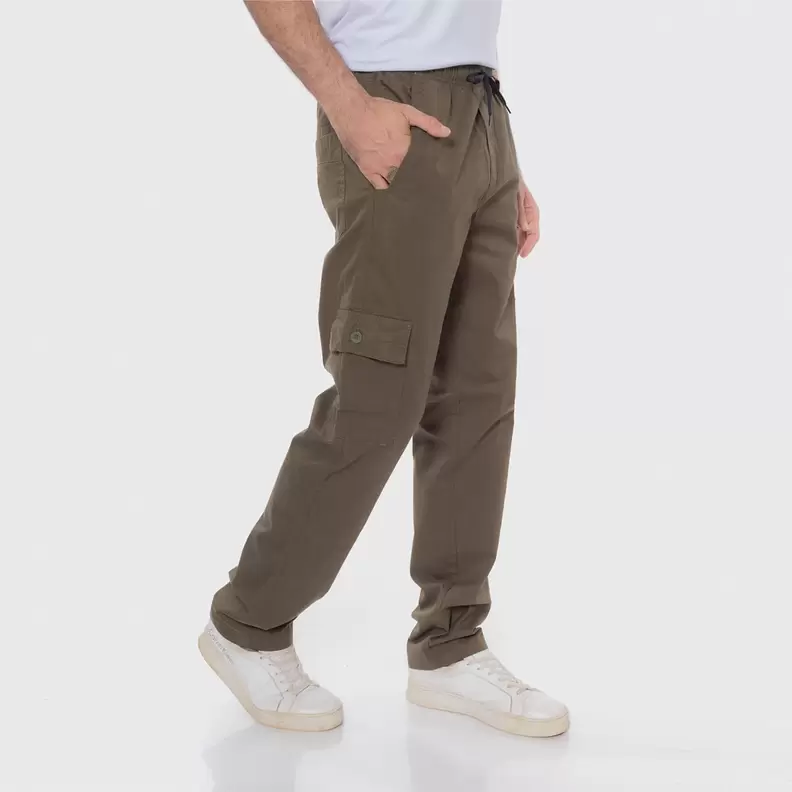 Oferta de Calça Cargo Sarja Masculina Conforto 7847 por R$129,9 em C&A