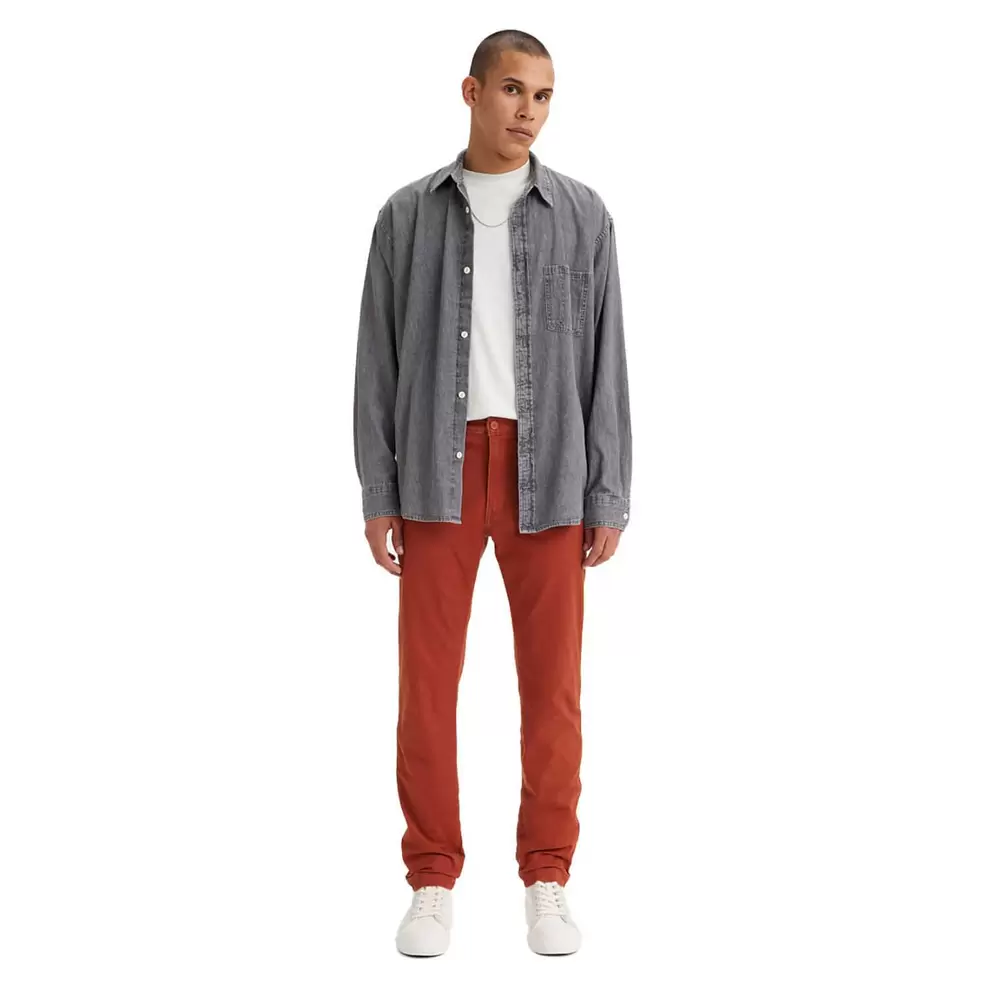 Oferta de Calça Levi's  Xx Chino Std Iii Vermelho por R$183,95 em C&A