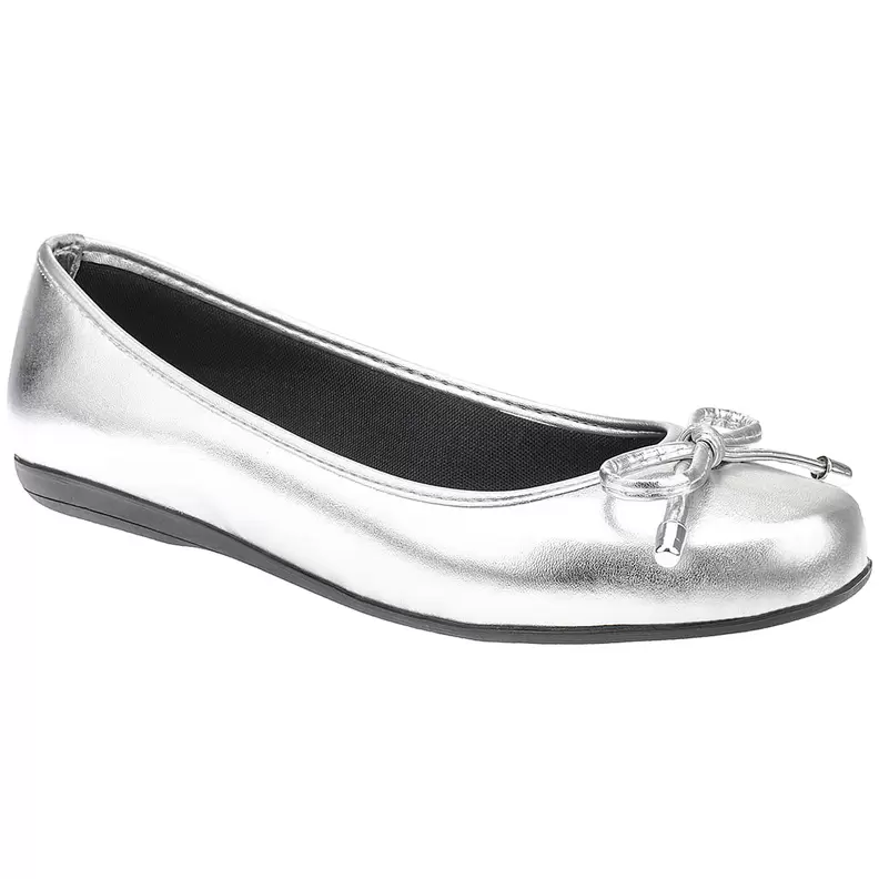 Oferta de Sapatilha Feminina Rasteira Bico Redondo Loafer Confortável Prateado por R$49,9 em C&A