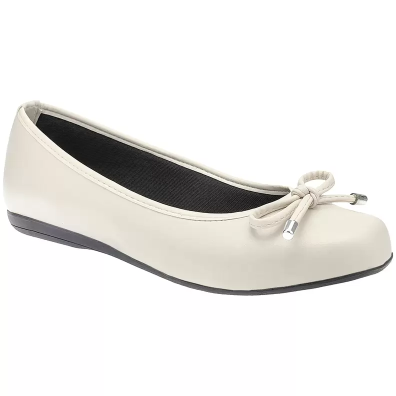 Oferta de Sapatilha Feminina Rasteira Bico Redondo Loafer Confortável Off White por R$49,9 em C&A