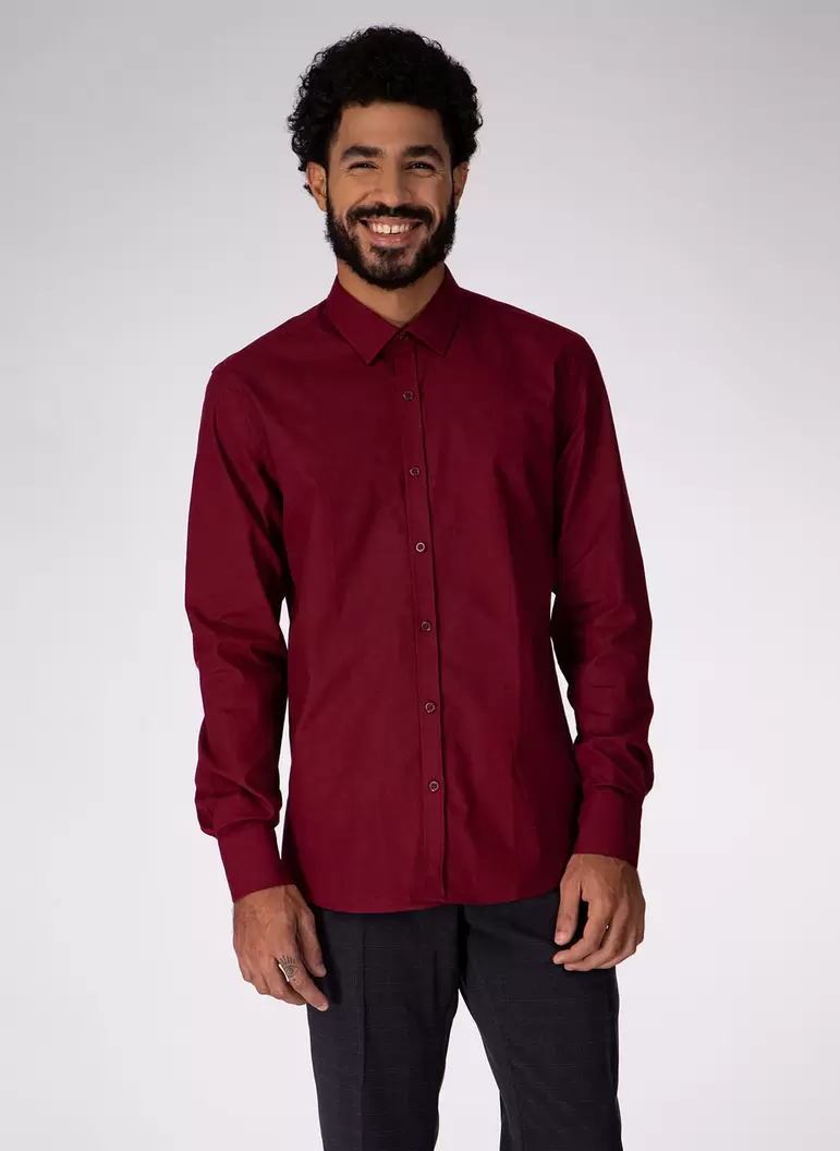 Oferta de Camisa Social Manga Longa Colarinho Americano Vinho TNG por R$99,99 em C&A