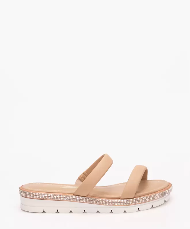 Oferta de Tamanco flatform com strass vizzano bege médio por R$49,99 em C&A