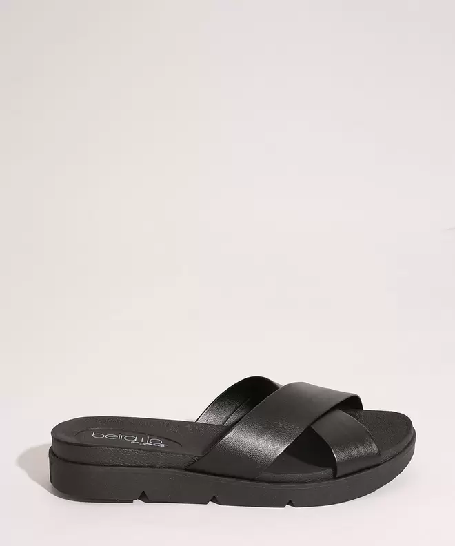 Oferta de Sandália flatform tira cruzada beira rio preto por R$29,99 em C&A