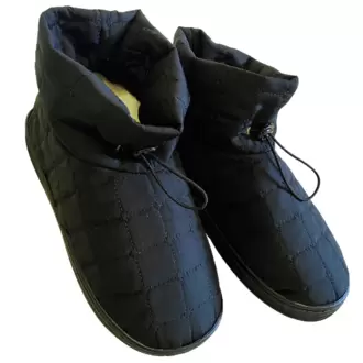 Oferta de Pantufa Bota Matelassê Cotton Day preto por R$69,98 em C&A