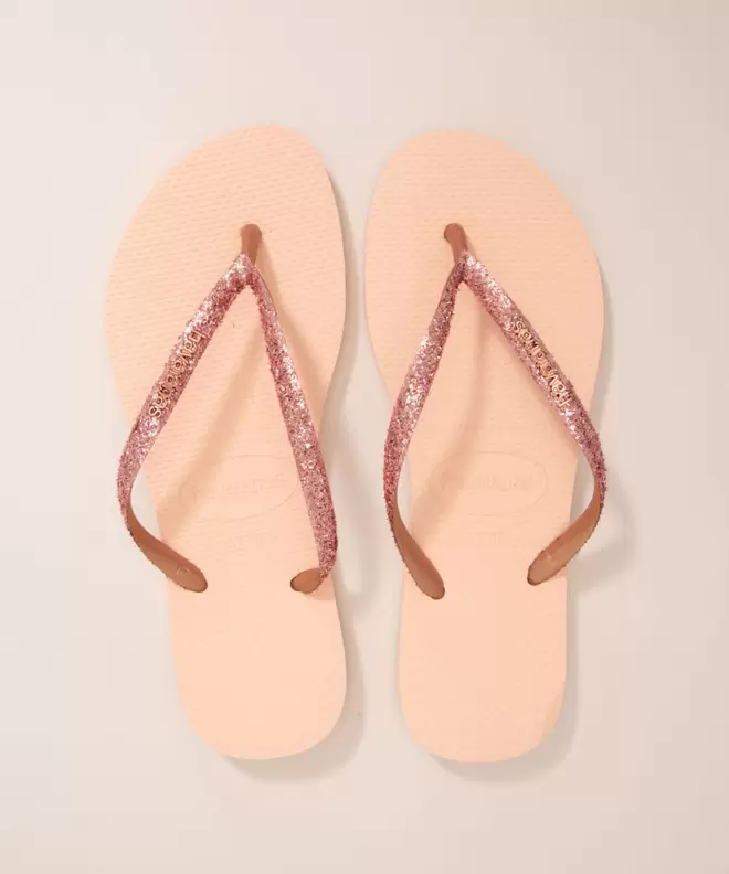 Oferta de Chinelo slim glitter havaianas rosa por R$32,99 em C&A