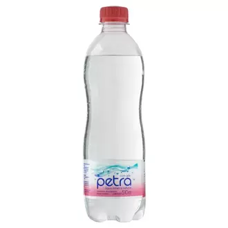 Oferta de Água Mineral Natural com Gás Petra 510ml por R$1,93 em Coocerqui