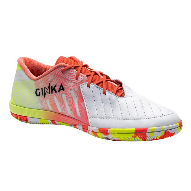 Oferta de Chuteira futsal Ginka 900 Kipsta por R$349,99 em Decathlon