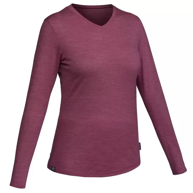 Oferta de Camiseta Feminina de Trekking Travel 100 Forclaz por R$139,99 em Decathlon