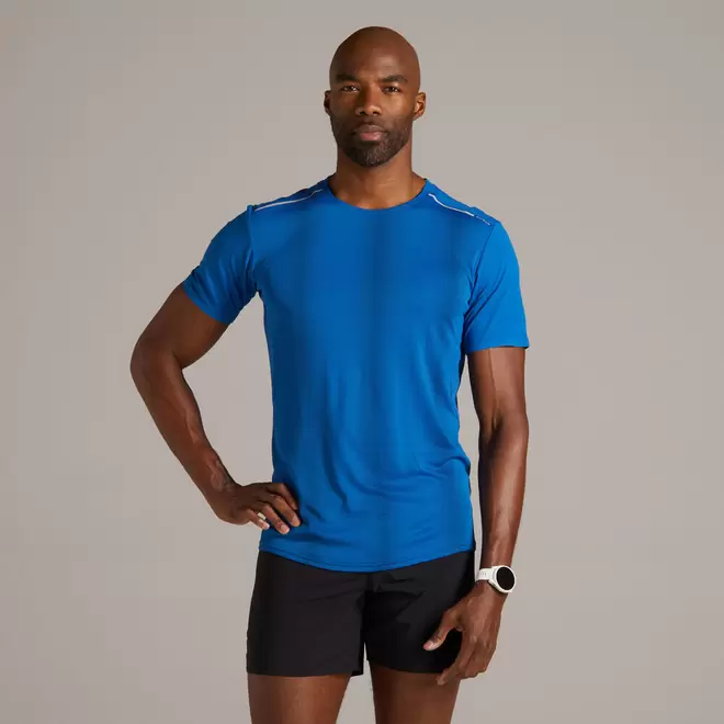 Oferta de Camisa de corrida Masculinoa Light 2 por R$99,99 em Decathlon