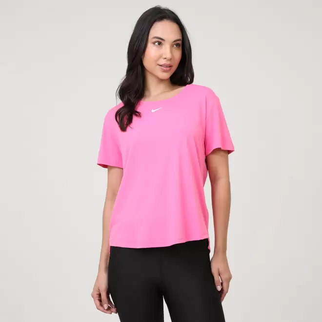 Oferta de Camiseta Nike Dri-FIT One Feminina por R$129,99 em Di Gaspi