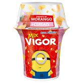 Oferta de Iogurte Mix Vigor Morango 140g por R$4,99 em Enxuto