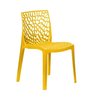 Oferta de Cadeira Coral Gruvyer Amarela New Plastic por R$119,99 em Freitas Varejo